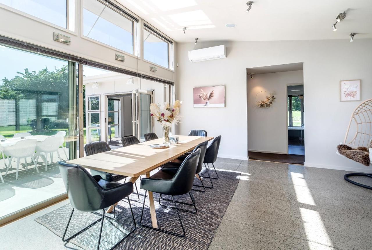Paradise On Campbell Martinborough Exterior photo